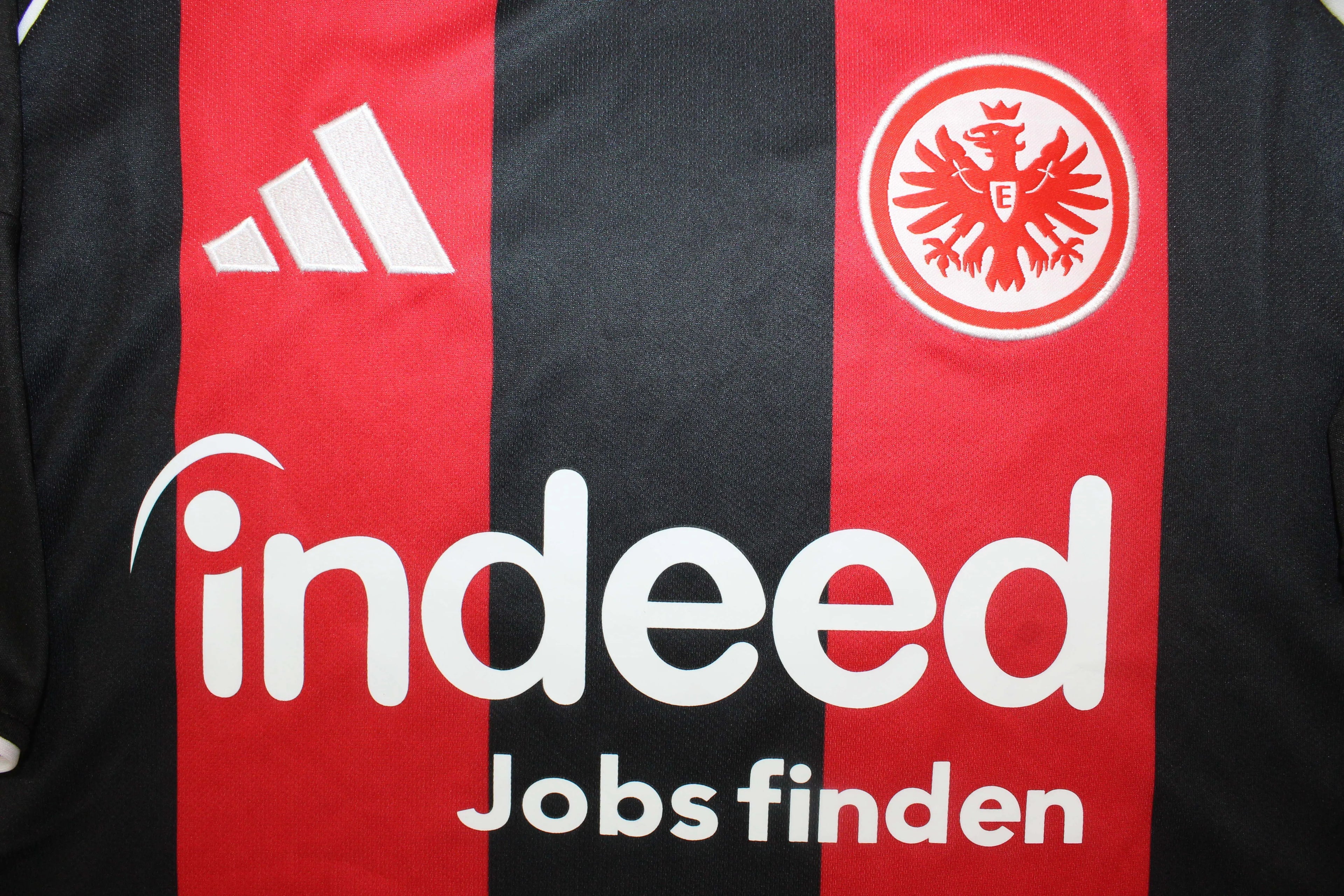 Frankfurt Tienda Oficial 2025/2026, Camisetas y Equipaciones del Club. Totality 90