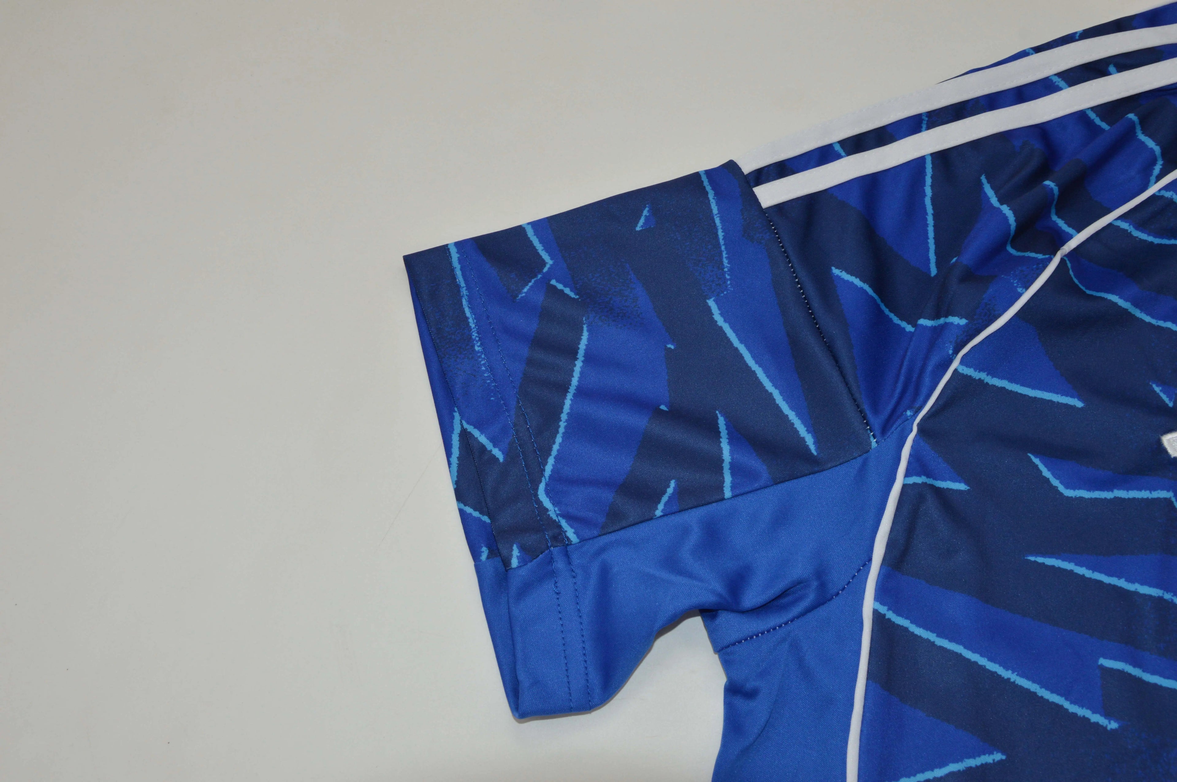 FC Schalke 04 Jersey 2025/2026 Official Football Kit for True Fans. Totality 90